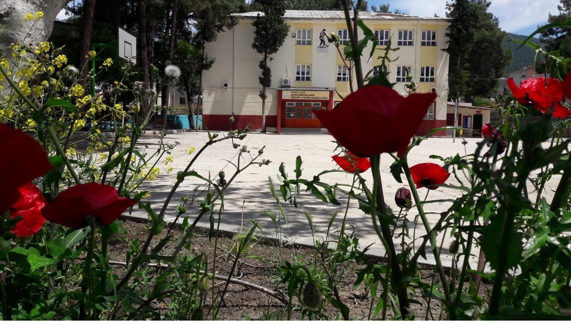 Bahçe Zübeyde Hanım Mesleki ve Teknik Anadolu Lisesi Fotoğrafı
